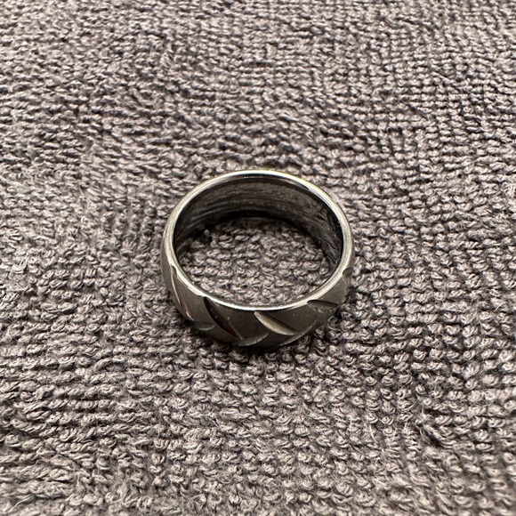 Tungsten Ring - Picture 2 of 5